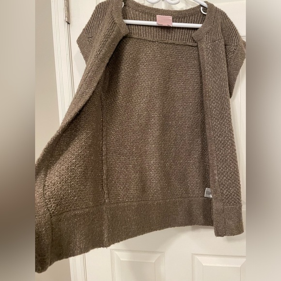 Romeo & Juliet Couture Cardigan Mohair Sweater Size Small but fits a Medium - Picture 10 of 14